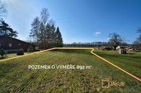 Prodej stavebního pozemku 892 m² Lanžov - 2