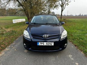 Toyota Auris 1.6i 97kW, RV 2011, Nová STK - 2