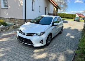 Toyota Auris 1,8 Hybrid,1 Majit.prav,servis benzín - 2