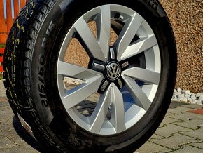 ZIMNÍ ORIGINÁL VW 16" 5x112 pneu 215/60R16 Passat, Superb... - 2