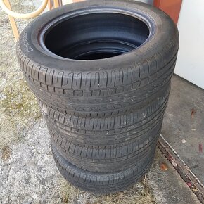 Letni pneu 215/55 R17 - 2