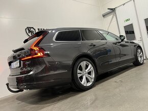 Volvo V90 D4 140kW AWD Momentum 2021 - 2