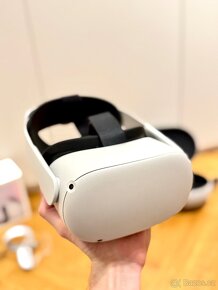 Oculus Quest 2 (128 GB) s příslušenstvím (strap + pouzdro) - 2