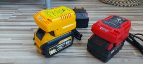 Mini nabíječky 230V, pro Aku Milwaukee M18V, DeWALT 18/20V. - 2