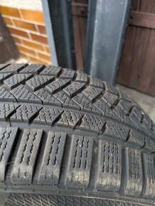 Zimní pneu 205/50 R17  93v - 2