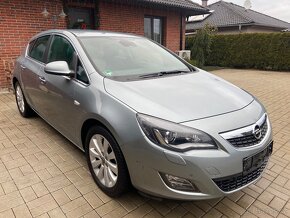 OPEL ASTRA J / 1.6 i / AUTOMAT / XENON / LED / 2.MAJ / 5 DVR - 2