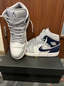 NIKE - AIR JORDAN 1 (45.5) - 2