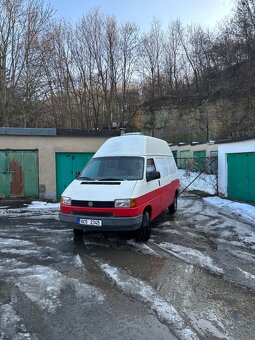 VW T4 Camper s držákem na motorku - 2