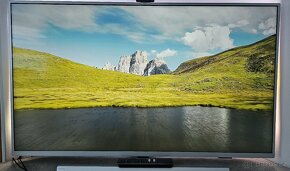 TV Philips UHD 43" 43PUS7334/12 s Ambilight, Dolby Atmos - 2