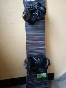 Prodám úplně nový snowboard DRAKE 156cm dlouhý. - 2