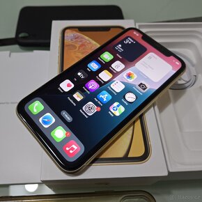 iPhone XR, 64GB, Yellow - 2