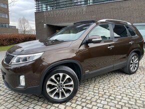 Kia Sorento 2.2CRDi 4x4 AUT KAM TAŽNÉ SERVISKA PANORAMA - 2