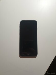 Apple iPhone 8 128GB - 2