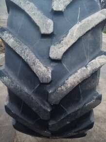 Pirelli 650/65 R42 - 2