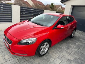 VOLVO V40 D3,2013,110kw,5ti válec - 2