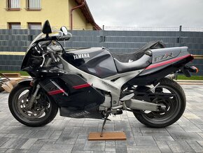 Yamaha FZR 1000 - 2