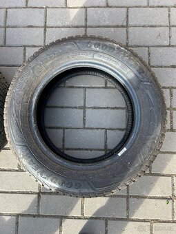 Pneu 195/65R15 - 2