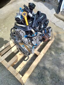 Motor 2,5 tdi 96kw TYP: BNZ top stav z letiště - 2