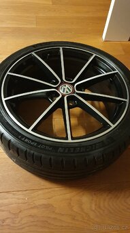 VW Golf 7 GTI TCR Belvedere R18 mit Mischelin 225/40 R18 92Y - 2