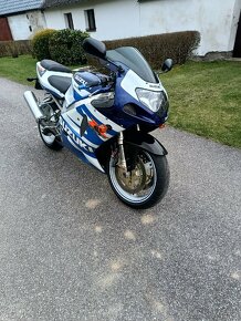 Suzuki GSX-R 750 k1 - 2