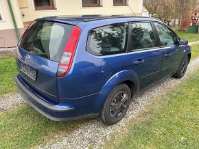 FORD FOCUS 1.6 74kw benzin r10/2007 klima tempomat tažný esp - 2