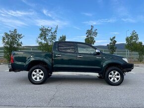 TOYOTA HILUX 3.0 4X4 NA PREDAJ - 2