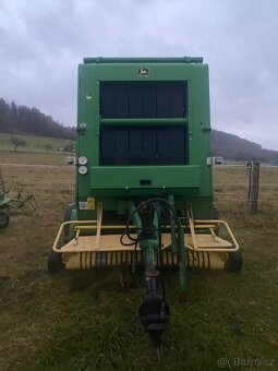 Lis na kulaté balíky John Deere 590 - 2