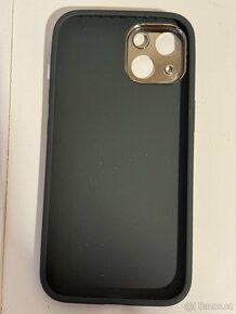 Zelený obal na iPhone 14 s imitací kůže - 2