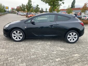 OPEL ASTRA GTC 1.6i 1.MAJITEL NOVÉ V ČR 77.000KM  2x ALU - 2