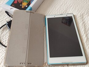 Tablet Lenovo Tab 3 8 s obalem - 2