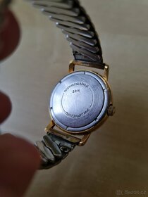 Hodinky Vostok 2214, 18 kamenů, průměr 34 mm - 2