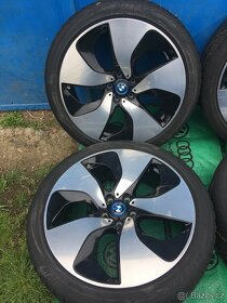 Alu BMW i8 originalni 5x112mm střed 66,5mm - 2