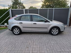 Benzínový Ford Focus 1.6 16V 74kw - 2