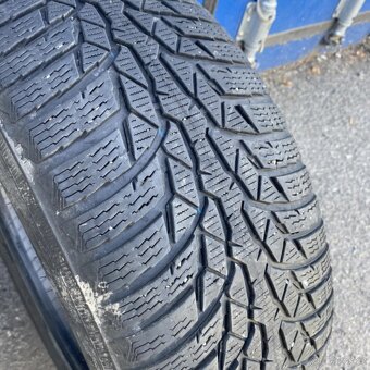 Zimní pneu 215/60 R16 99H Nokian 5,5mm - 2