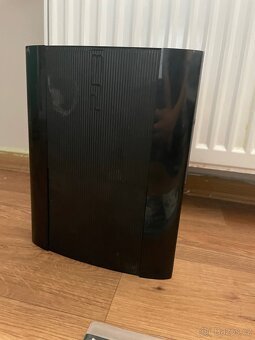 PlayStation 3 slim - 2