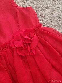 Dívčí svátečné červené šaty 110 - 2
