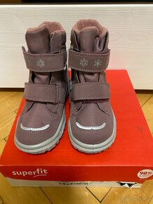 Nove divci Superfit Husky velikost 27 - 2