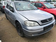 Opel Astra G 1,6i 16V rok 2002 hatchback - díly - 2