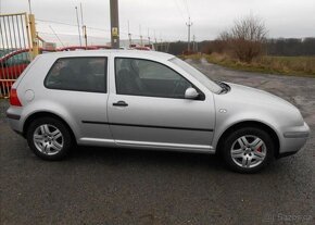 Volkswagen Golf 1,4 i 55 kW KLIMA benzín - 2