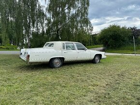 Cadillac Fleetwood Brougham d'elegance - 2