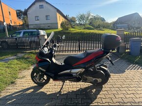 Aprilia SR 300 MAX - 2