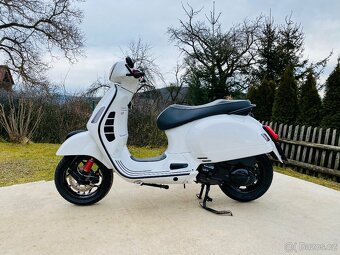 VESPA GTS 300 SUPER - 2