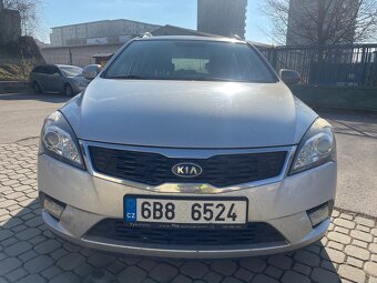 Prodám Kia Ceed 1,6i 92kW kombi, rok 2010 - 2