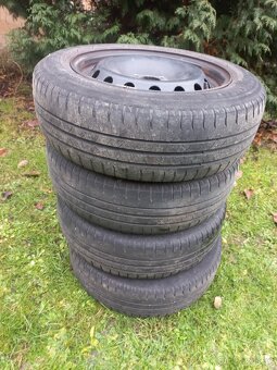 Plechové disky 4x100, letní Michelin 175/65 R15 - 2