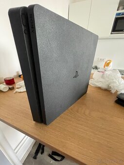 Ps4 slim - 2