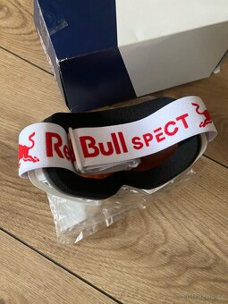 Nove bryle Red Bull - 2