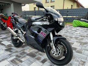 Suzuki gsxr 1100 - 2