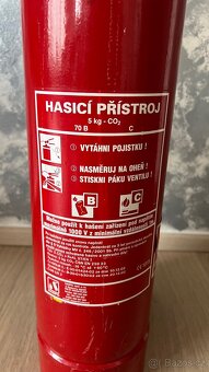 Hasící přístroj 5kg CO2 - hasičák - 2