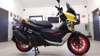 Aprilia SR GT 200 - 2