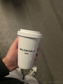 Balenciaga kelímek - 2